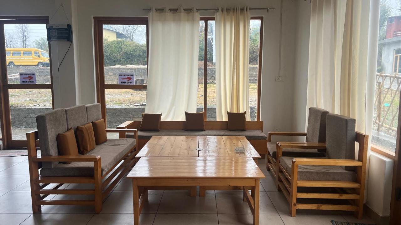 Flyscape Hostel Bir  Bagian luar foto
