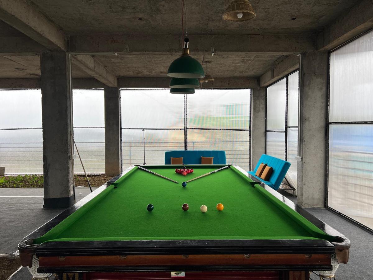 Flyscape Hostel Bir  Bagian luar foto