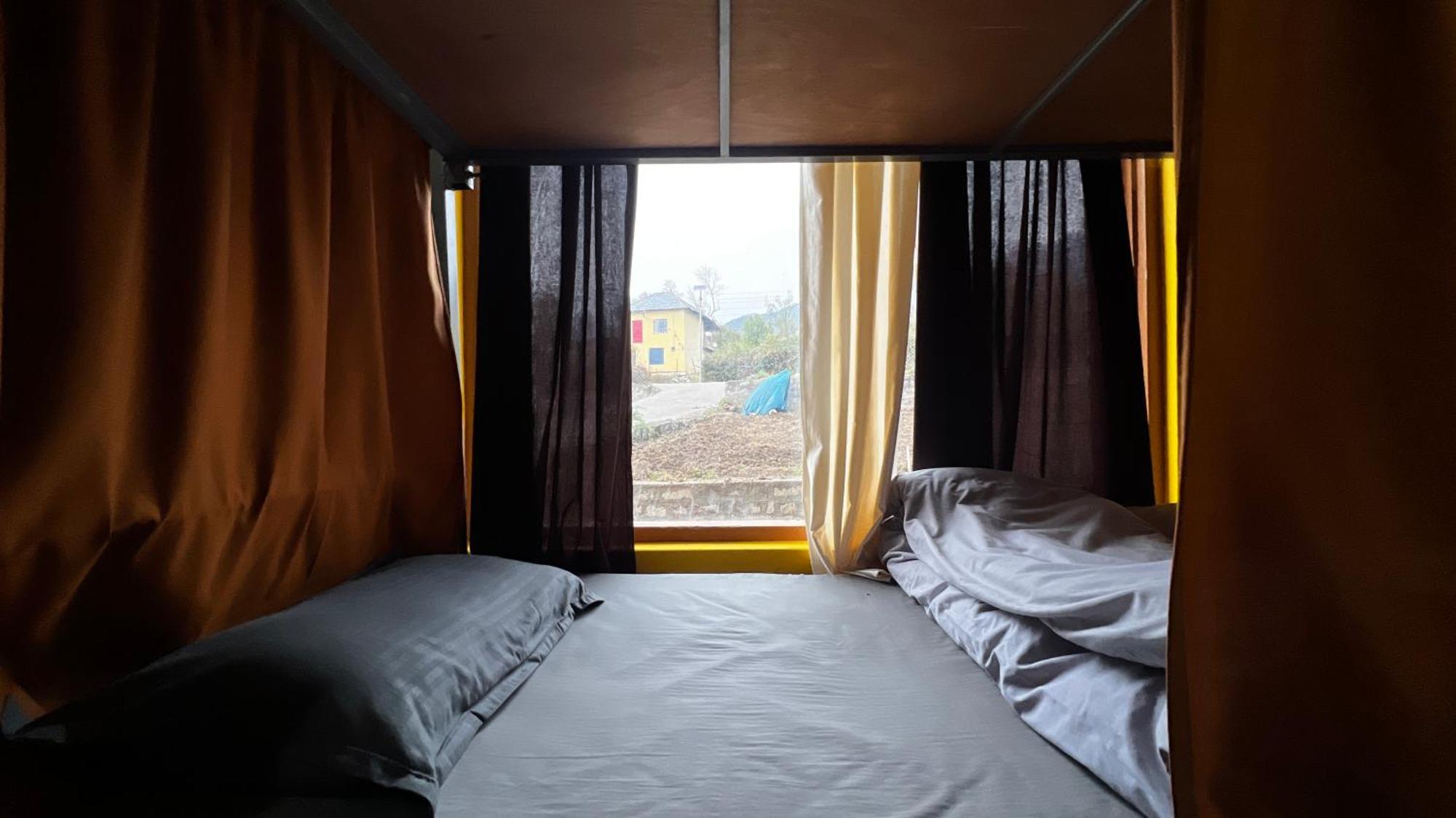 Flyscape Hostel Bir  Ruang foto