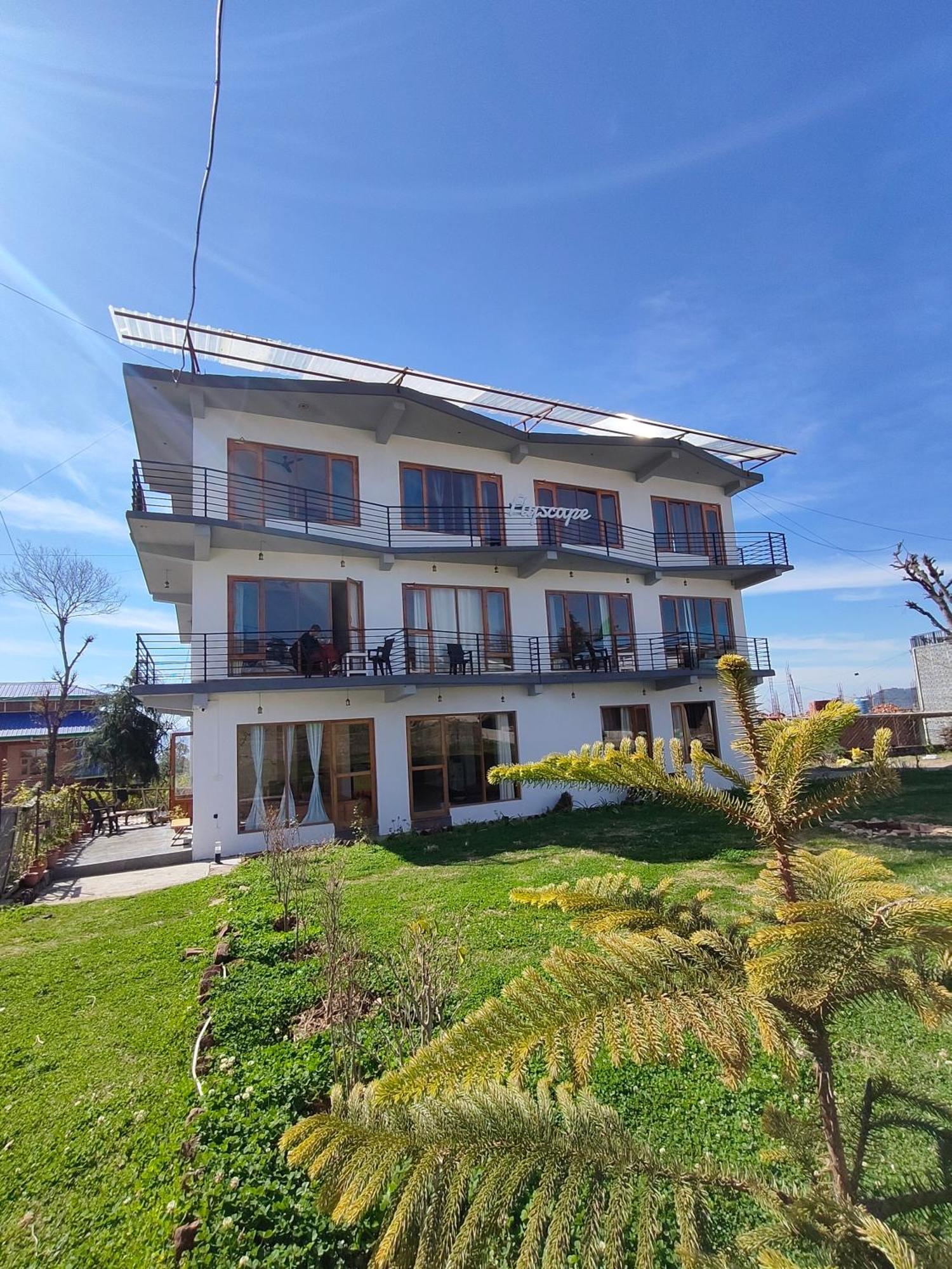 Flyscape Hostel Bir  Bagian luar foto