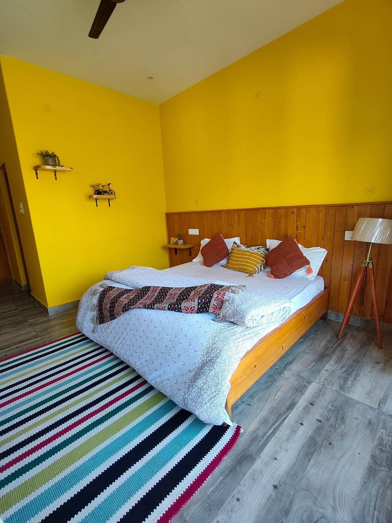 Flyscape Hostel Bir  Bagian luar foto