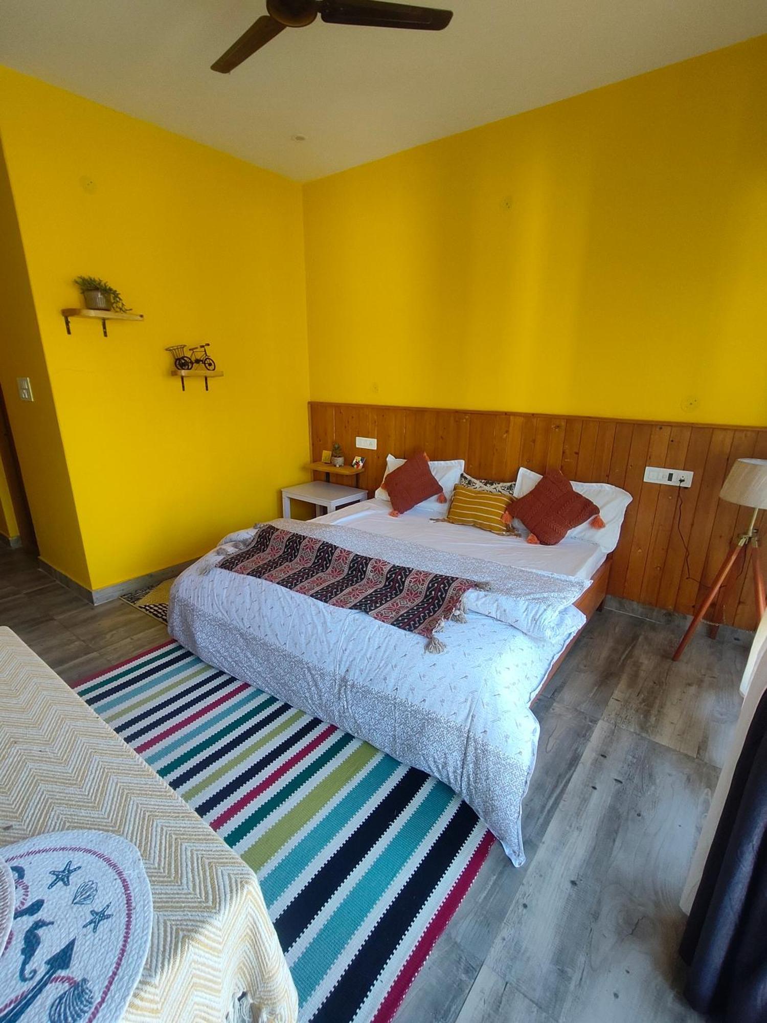 Flyscape Hostel Bir  Bagian luar foto