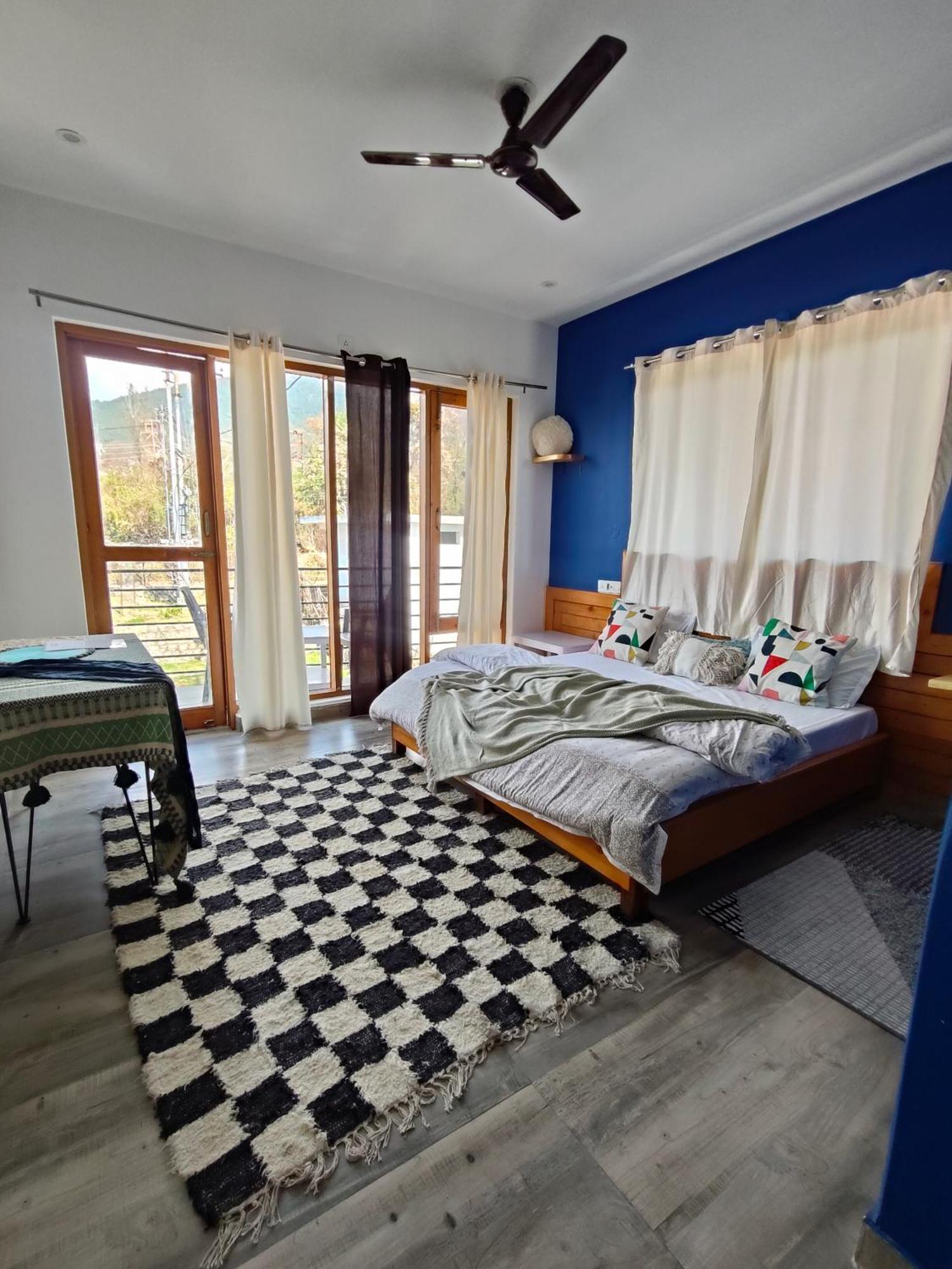 Flyscape Hostel Bir  Bagian luar foto