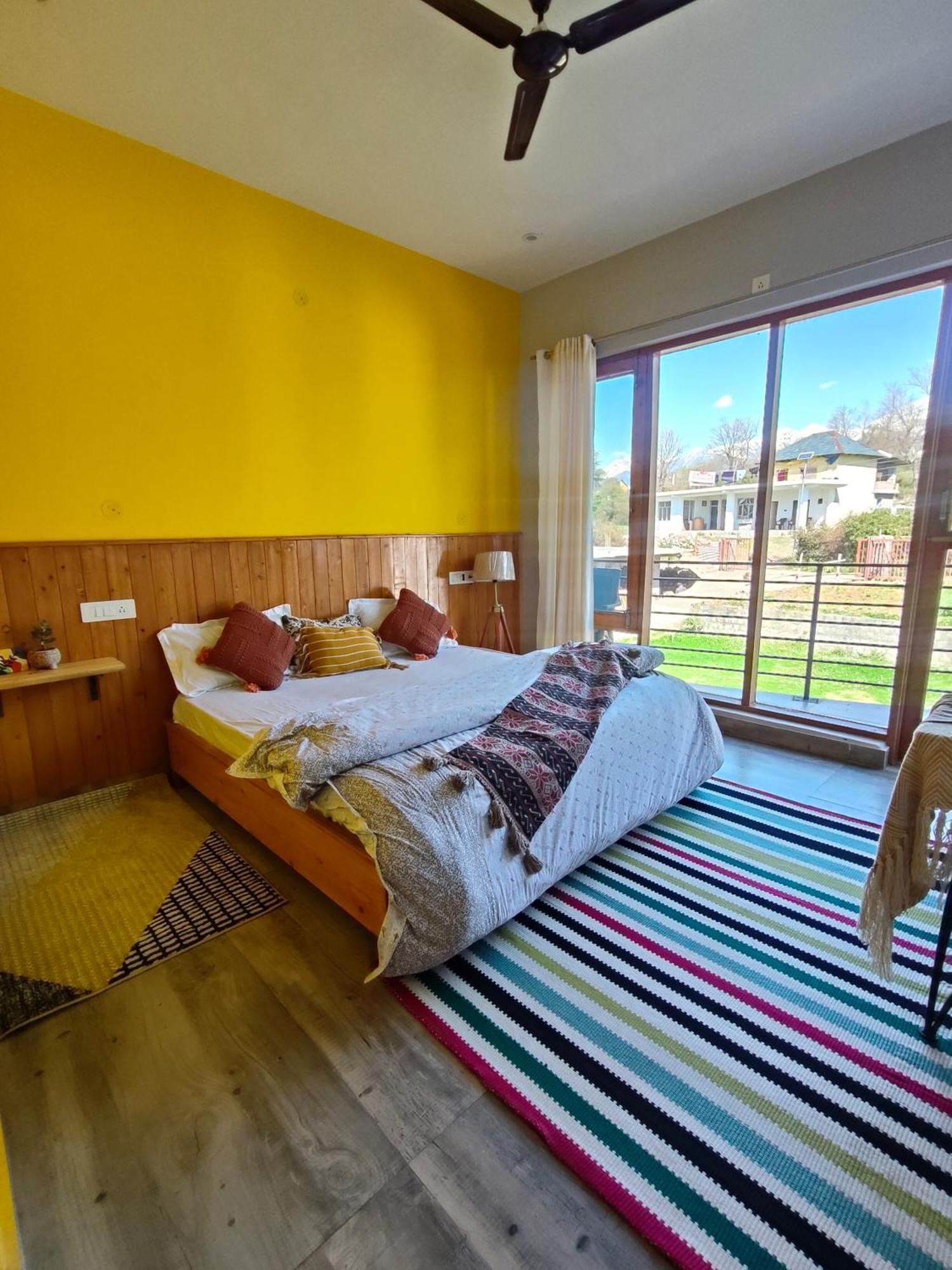 Flyscape Hostel Bir  Bagian luar foto