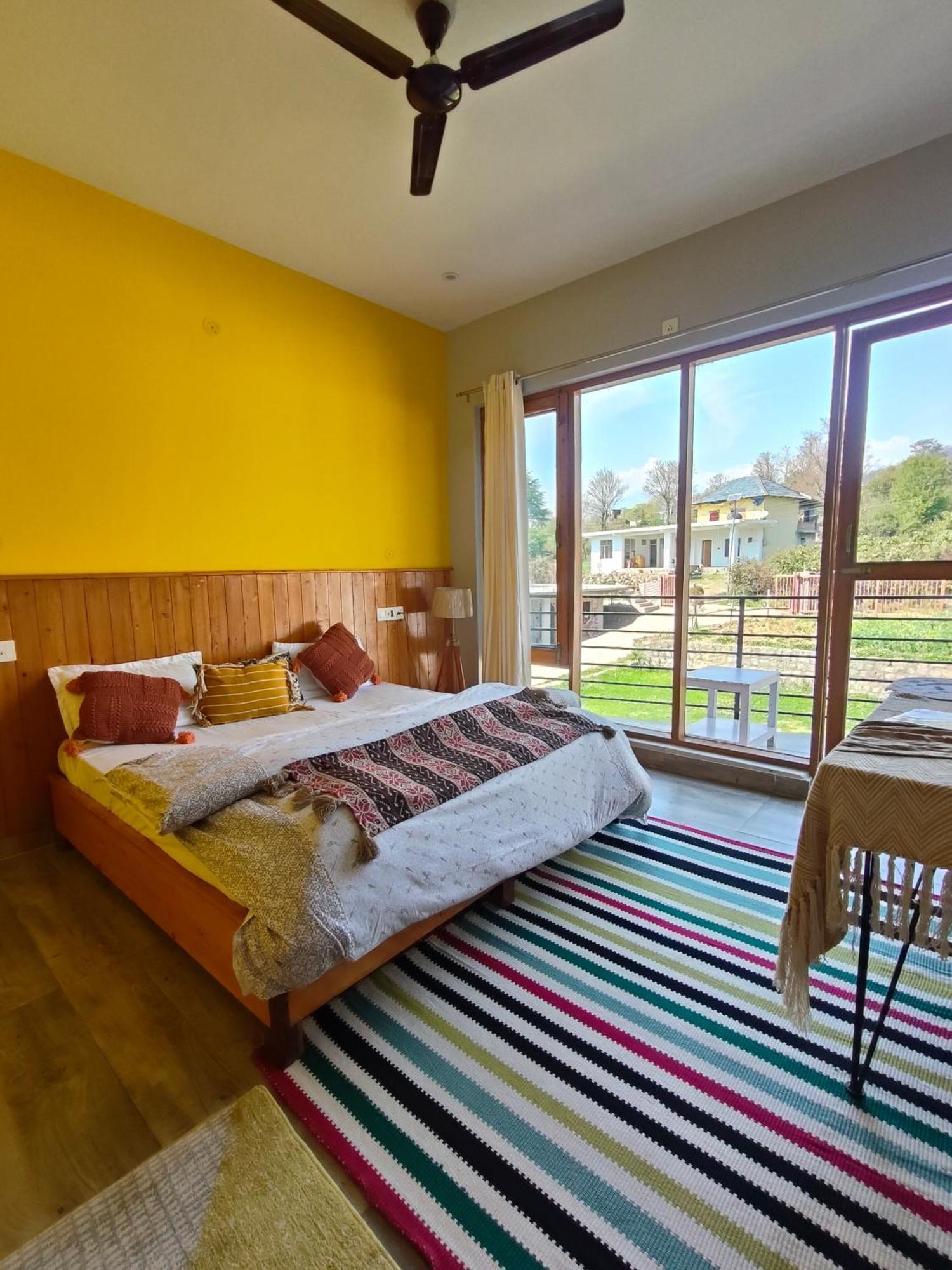 Flyscape Hostel Bir  Bagian luar foto