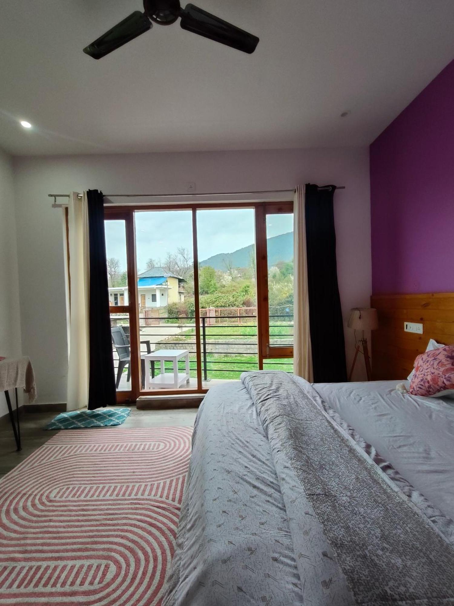 Flyscape Hostel Bir  Bagian luar foto